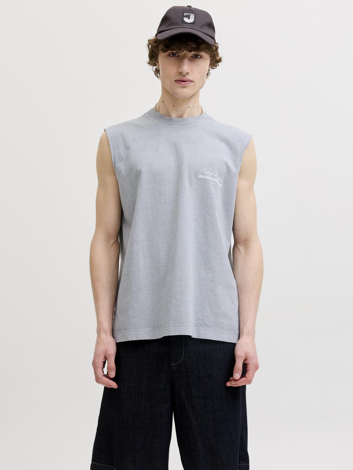model_shot-front